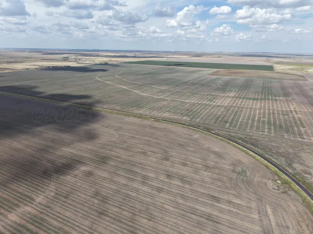 $1,092,420 | 364.14 Acres Pullman Road, Claude, TX 79019