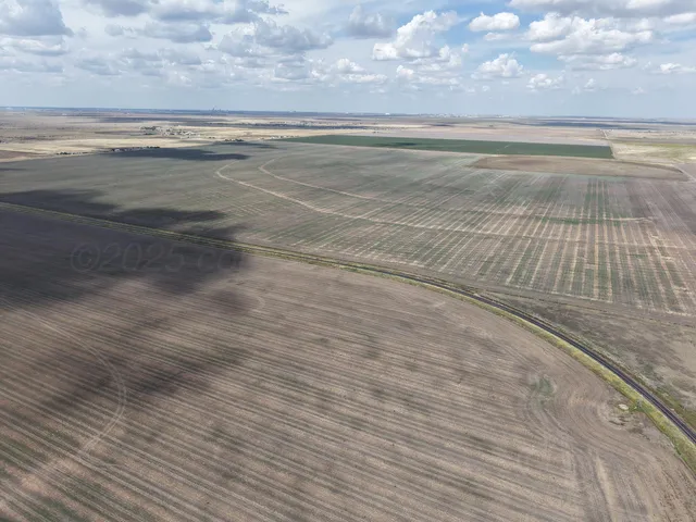 $1,092,420 | 364.14 Acres Pullman Road, Claude, TX 79019