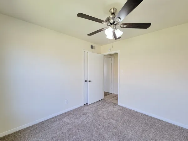 $1,850 | 133 South Yaupon Street, Lake Jackson, TX 77566