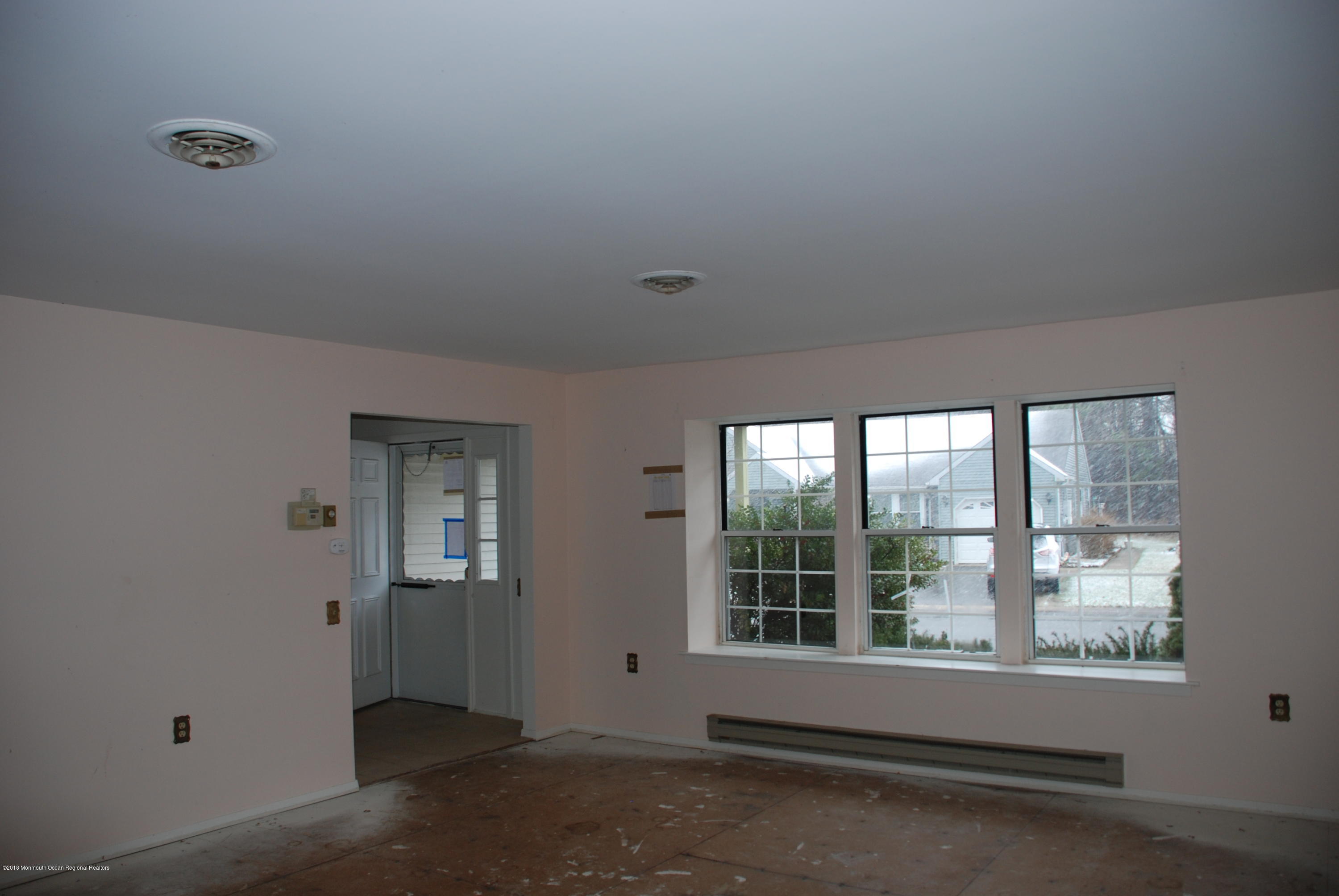 75 Sunset Road Whiting, NJ 08759 - Photo 6 of 28 DSC_1432