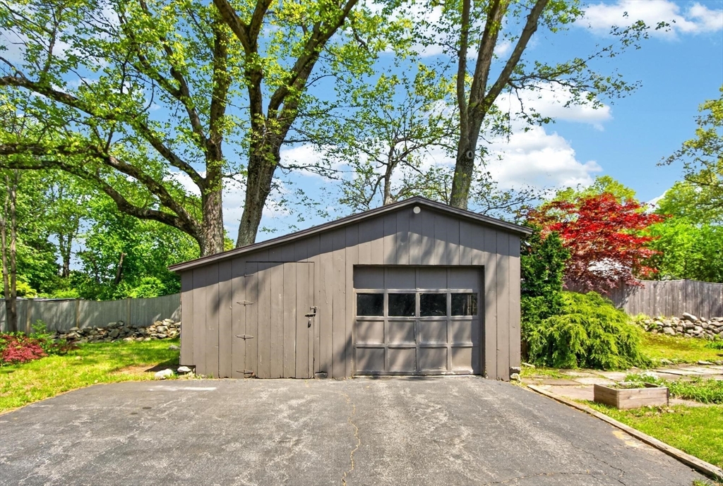 139 Bailey Road Holden, MA 01520 - Photo 8 of 40
