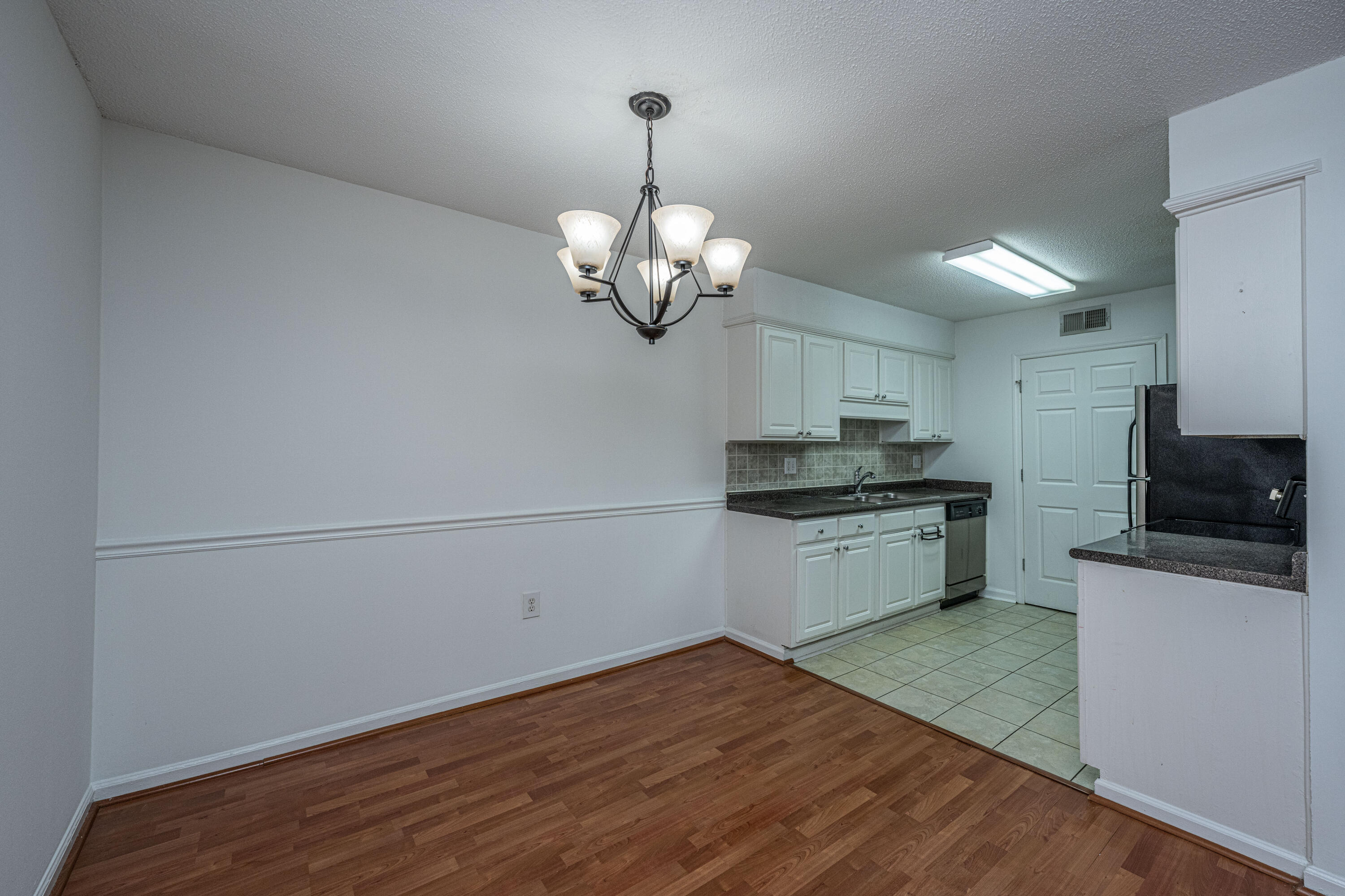 1402 Camp Road, Unit 8E Charleston, SC 29412 - Photo 4 of 31 1402CampRdApt8E10
