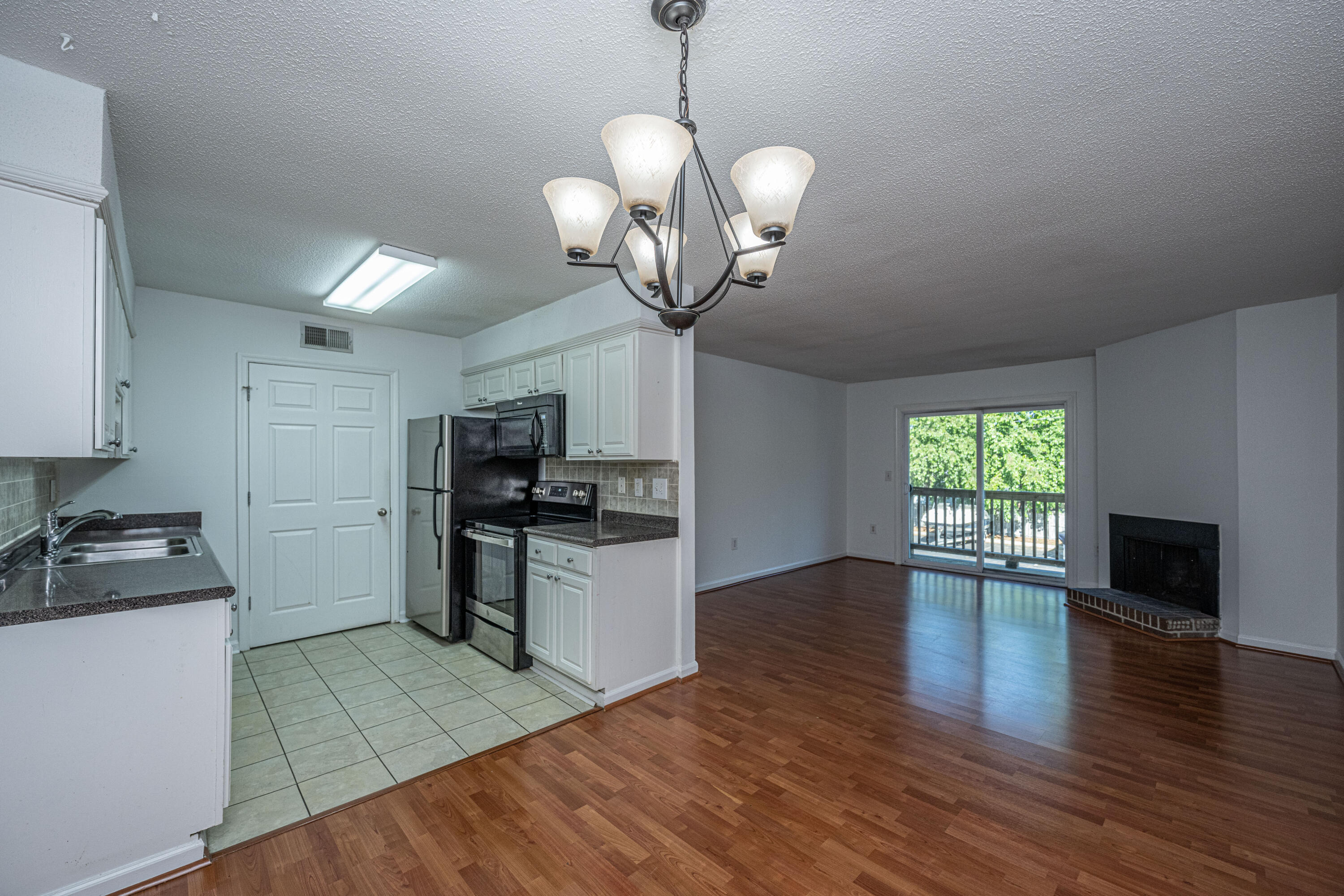 1402 Camp Road, Unit 8E Charleston, SC 29412 - Photo 6 of 31 1402CampRdApt8E12