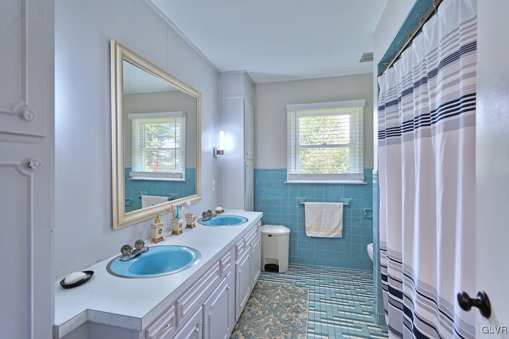 4260 Wellesley Road Bethlehem, PA 18017 - Photo 21 of 32 Gallery Image 21