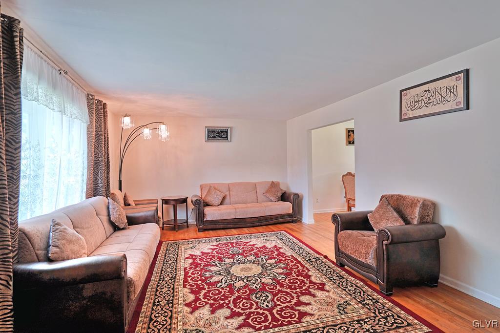 4260 Wellesley Road Bethlehem, PA 18017 - Photo 3 of 32 Gallery Image 3