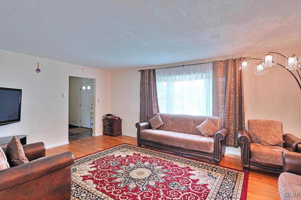 4260 Wellesley Road Bethlehem, PA 18017 - Photo 4 of 32 Gallery Image 4