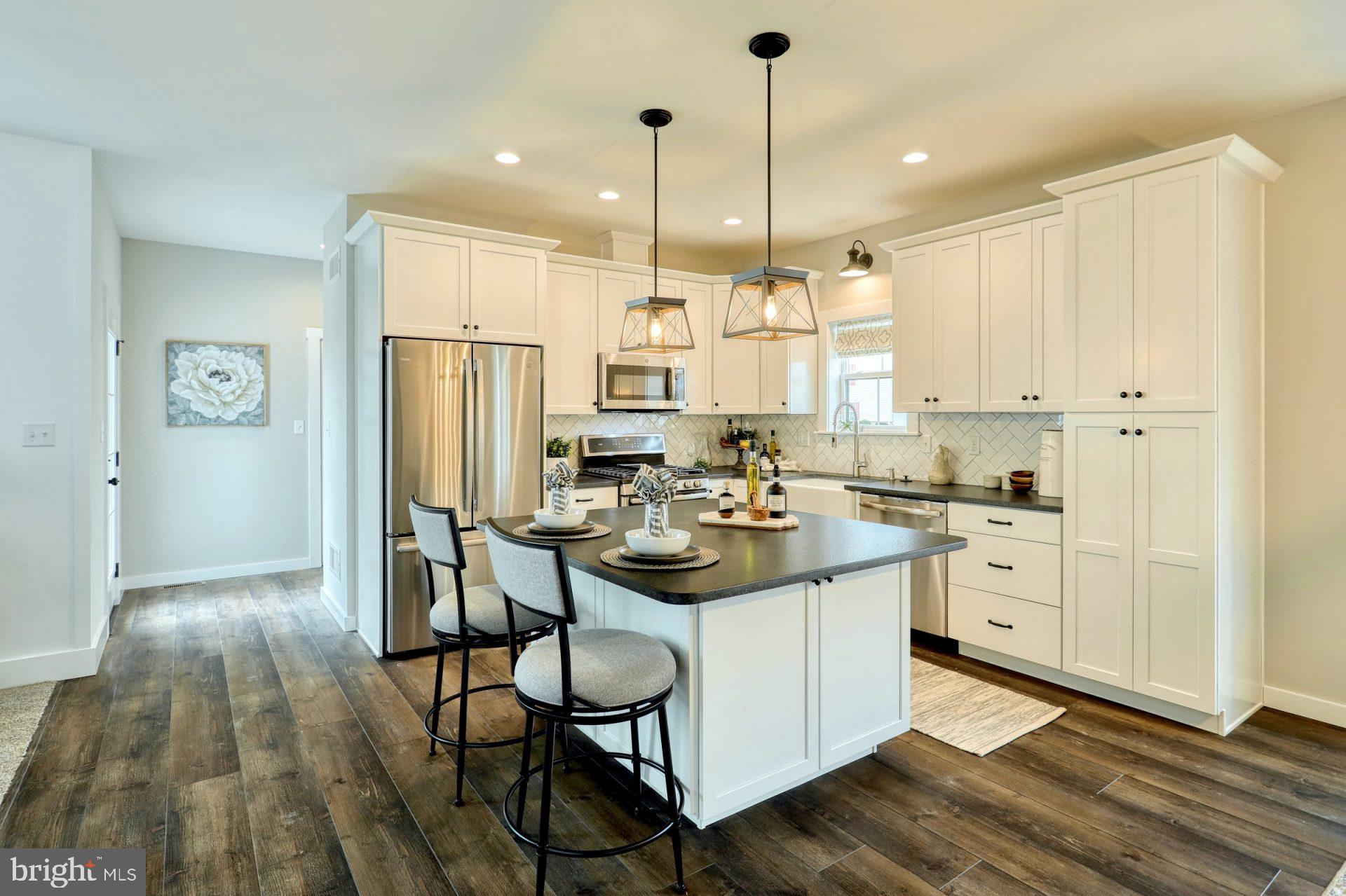 Noble Road Christiana, PA 17509 - Photo 8 of 32 Pick cabinet color options
