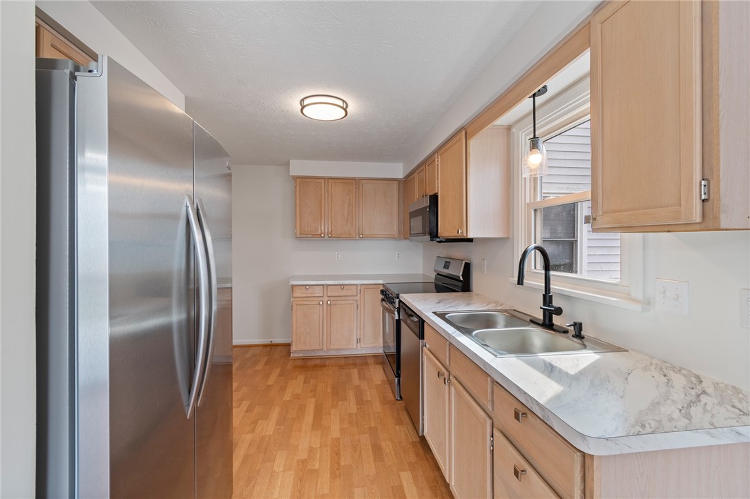 651 Neros Run Webster, NY 14580 - Photo 9 of 33