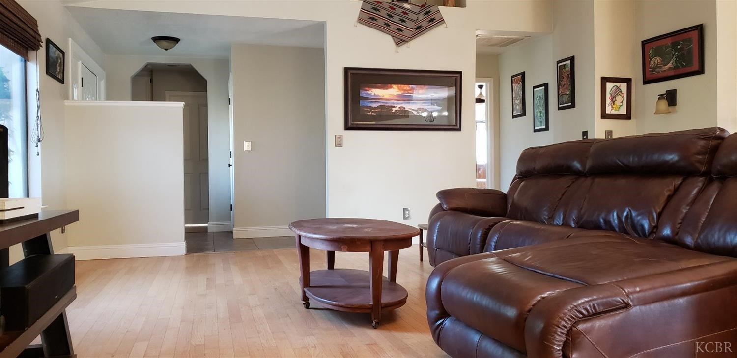 1974 Roland Drive Hanford, CA 93230 - Photo 6 of 23 Gallery Image 6