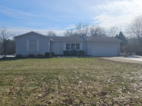 $275,000 | 24271 Thousand Oaks Drive, Mattawan, MI 49071