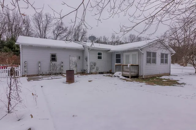 $279,000 | 24271 Thousand Oaks Drive, Mattawan, MI 49071