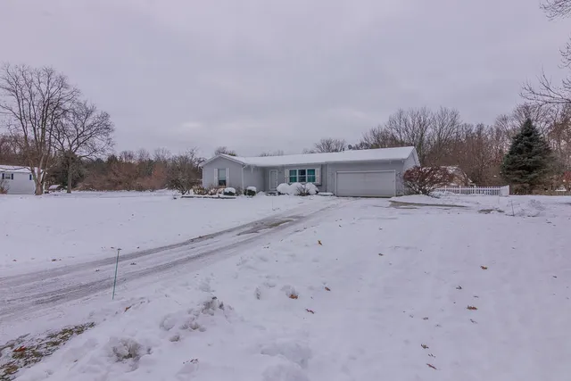 $279,000 | 24271 Thousand Oaks Drive, Mattawan, MI 49071