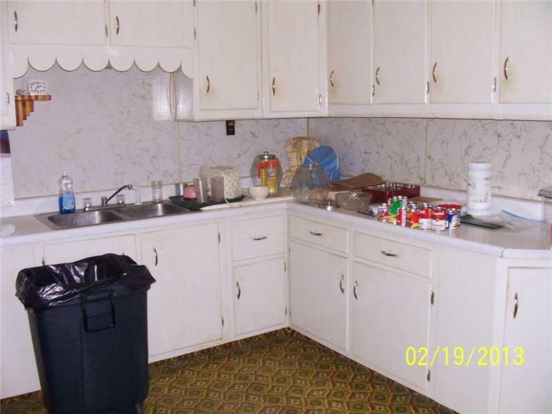 210 Sugar Run Road Waynesburg, PA 15370 - Photo 3 of 13 Kitchen.