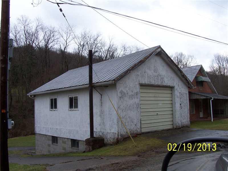 210 Sugar Run Road Waynesburg, PA 15370 - Photo 8 of 13 Parking Lot/Garage.