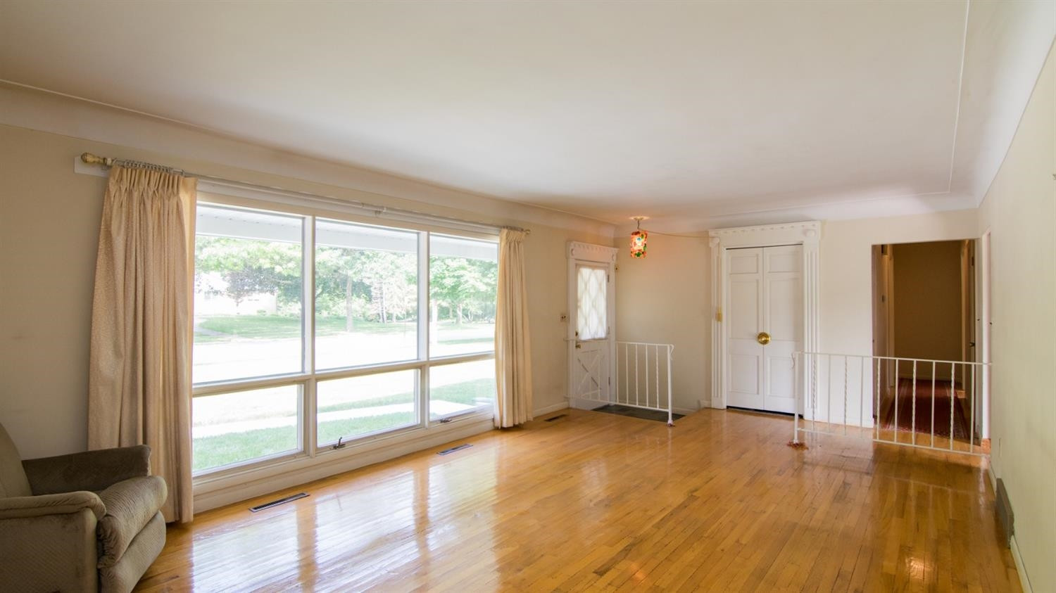 392 Mills Road Saline, MI 48176 - Photo 4 of 48 Photo 4