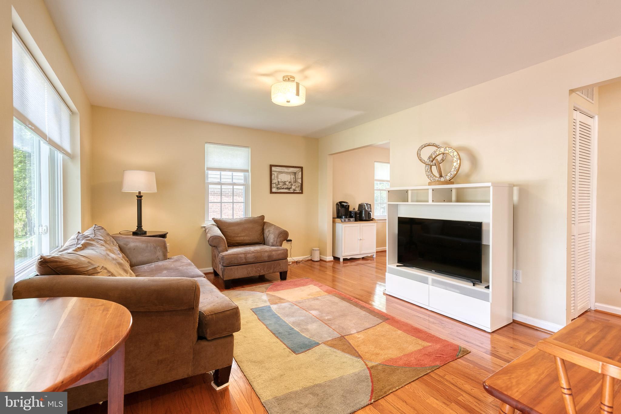 903 Olmstead Road Pikesville, MD 21208 - Photo 4 of 31