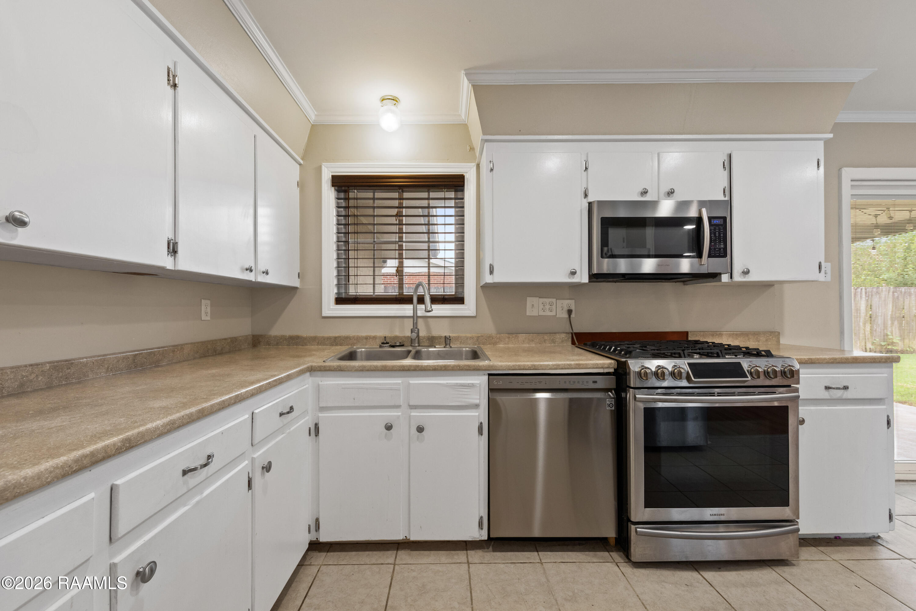 453 Normandy Road Lafayette, LA 70503 - Photo 6 of 17 453Normandy-33