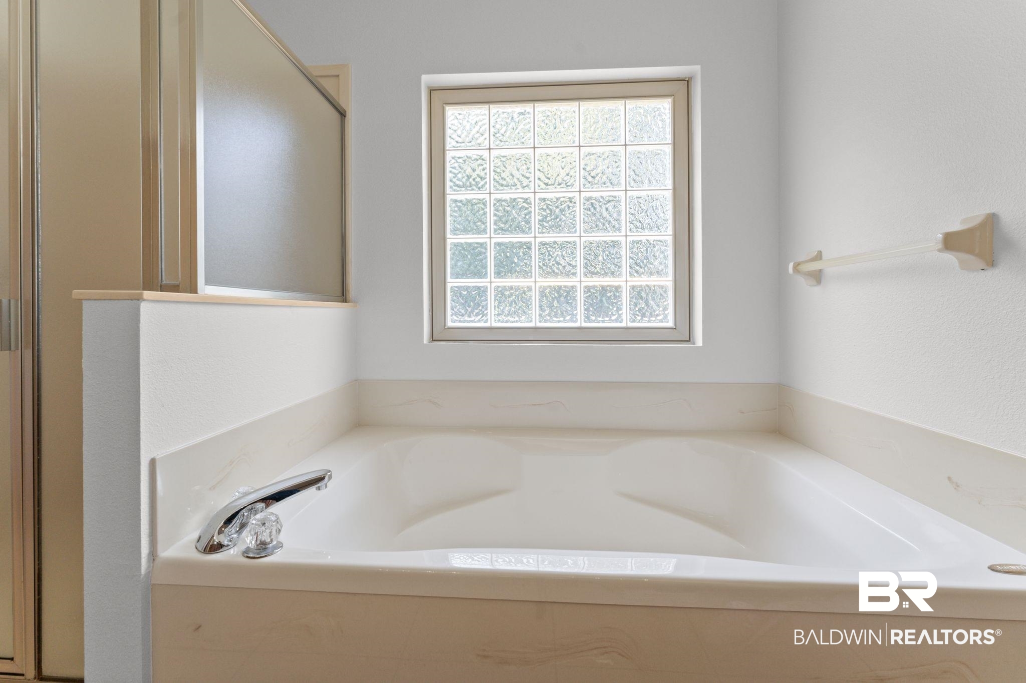 18812 Riverbend Loop Foley, AL 36535 - Photo 31 of 46 Garden Tub