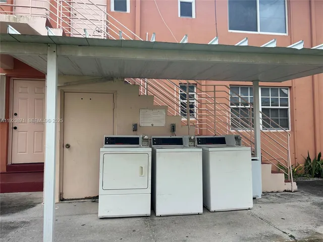 $2,000 | 3400 Southwest 9th Terrace, Unit 2B, Miami, FL 33135