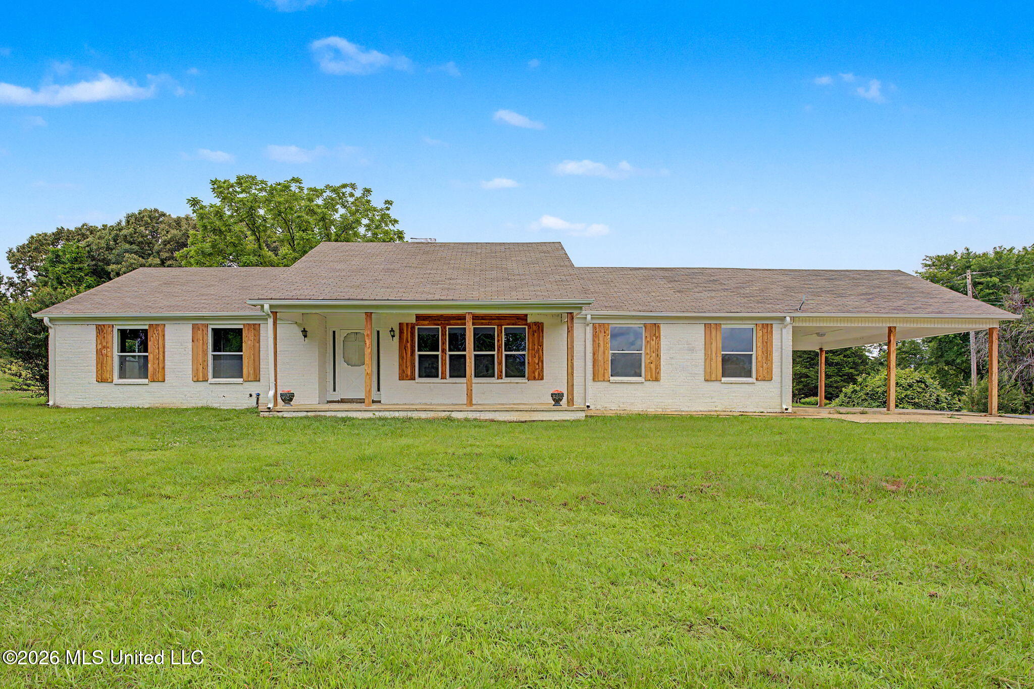 1945 Pryor Road Coldwater, MS 38618 - Photo 2 of 38 2-web-or-mls-1945 Pryor Rd-1