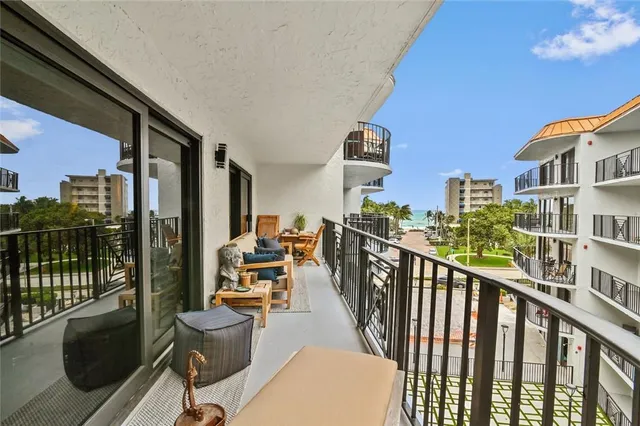 $499,000 | 2029 North Ocean Boulevard, Unit 410, Fort Lauderdale, FL 33305