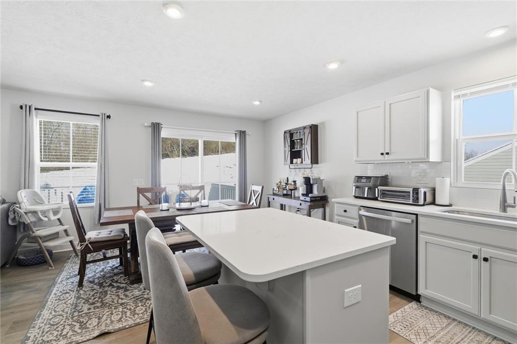 412 Spruce Lane Houston, PA 15342 - Photo 21 of 44 SS appliances & subway tile back splash...