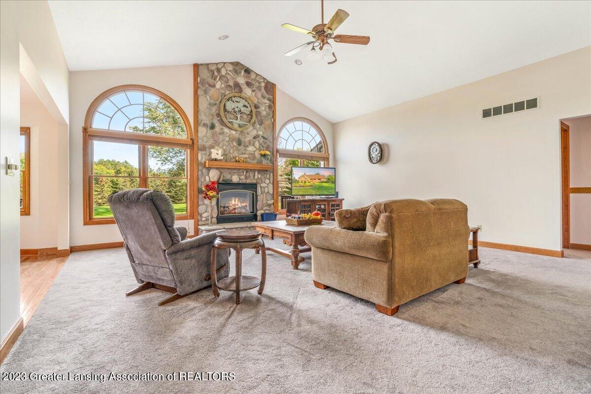 10568 Royston Road Grand Ledge, MI 48837 - Photo 13 of 60 22-Media Jett-15