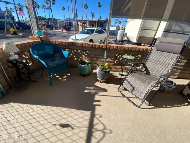 a view of a apartment building