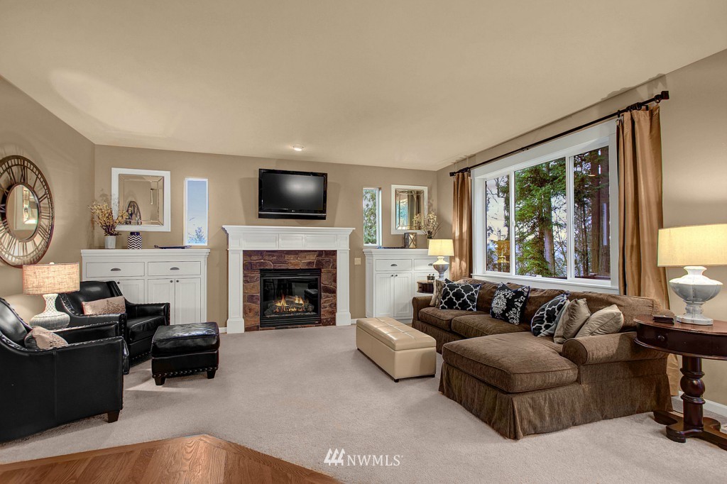 17020 15th Drive Southeast Bothell, WA 98012 - Photo 3 of 14 Gallery Image 3