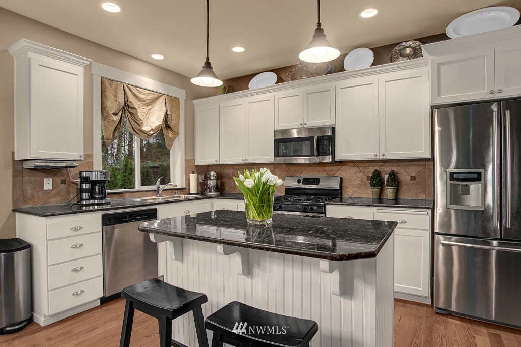 17020 15th Drive Southeast Bothell, WA 98012 - Photo 5 of 14 Gallery Image 5