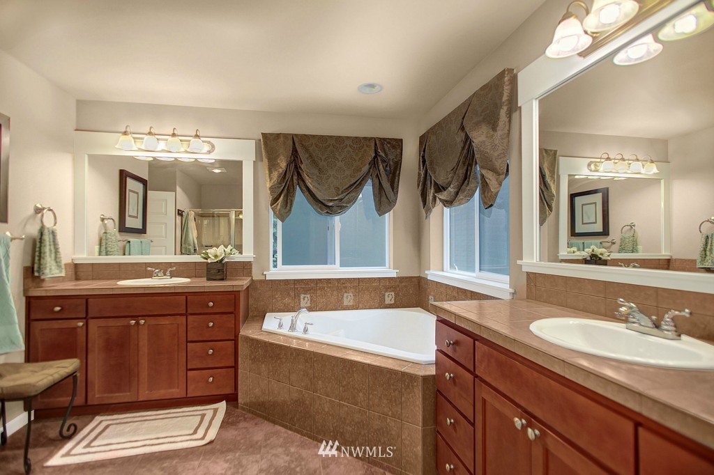 17020 15th Drive Southeast Bothell, WA 98012 - Photo 8 of 14 Gallery Image 8