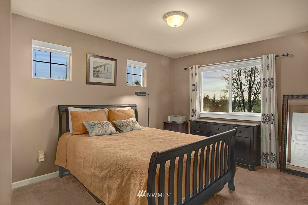 17020 15th Drive Southeast Bothell, WA 98012 - Photo 9 of 14 Gallery Image 9