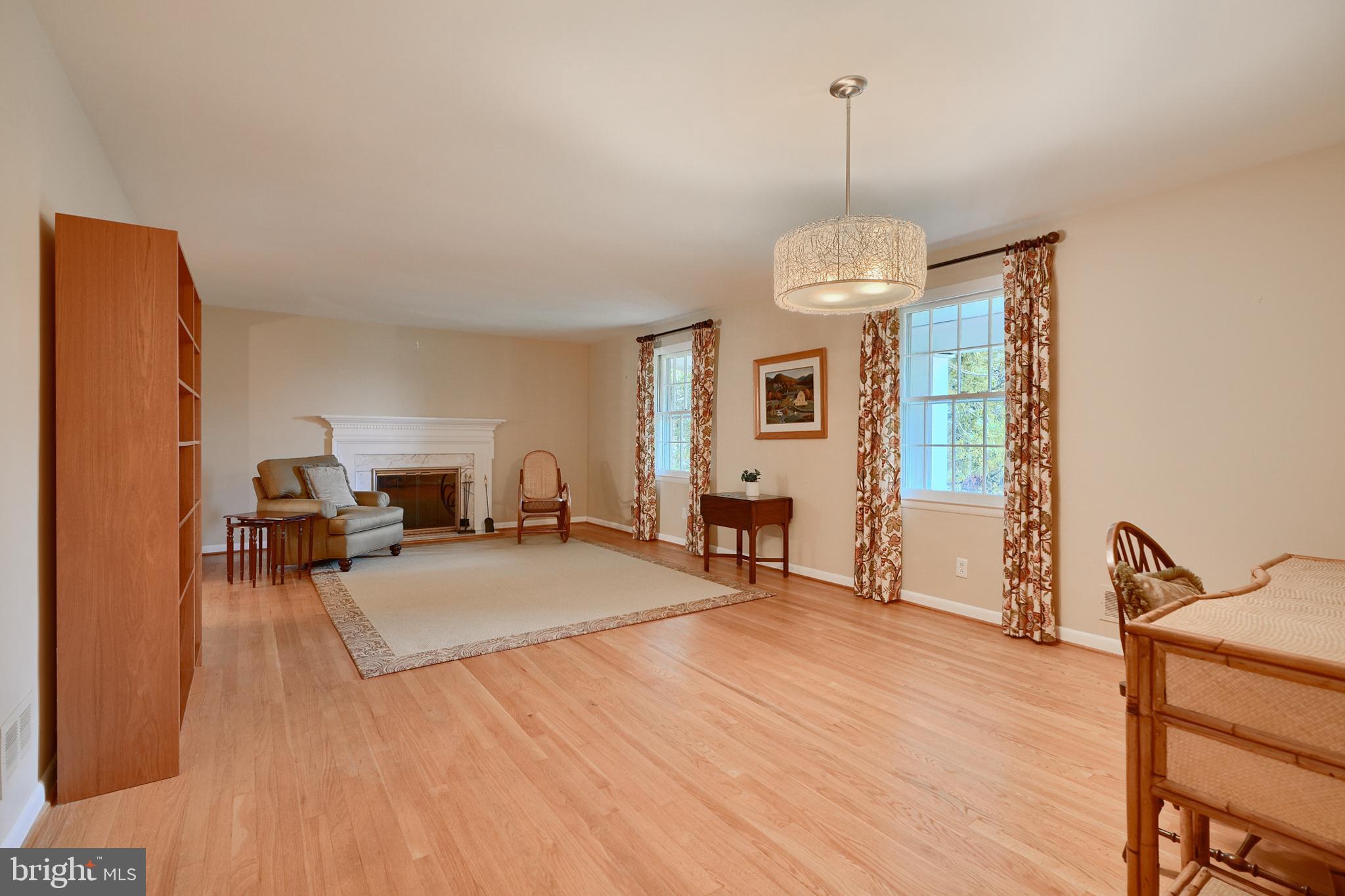 2304 Ravenview Road Lutherville-Timonium, MD 21093 - Photo 4 of 49 Living Room