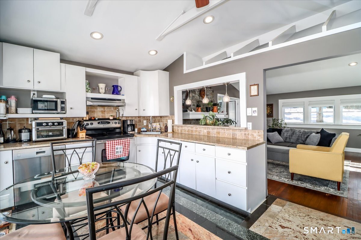 108 Forty Acre Mountain Road Danbury, CT 06811 - Photo 9 of 22