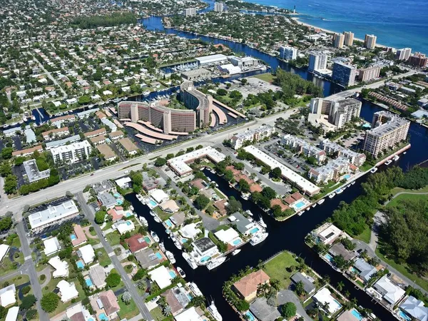 $3,500 | 2708 Northeast 14th Street Causeway, Unit 2, Pompano Beach, FL 33062