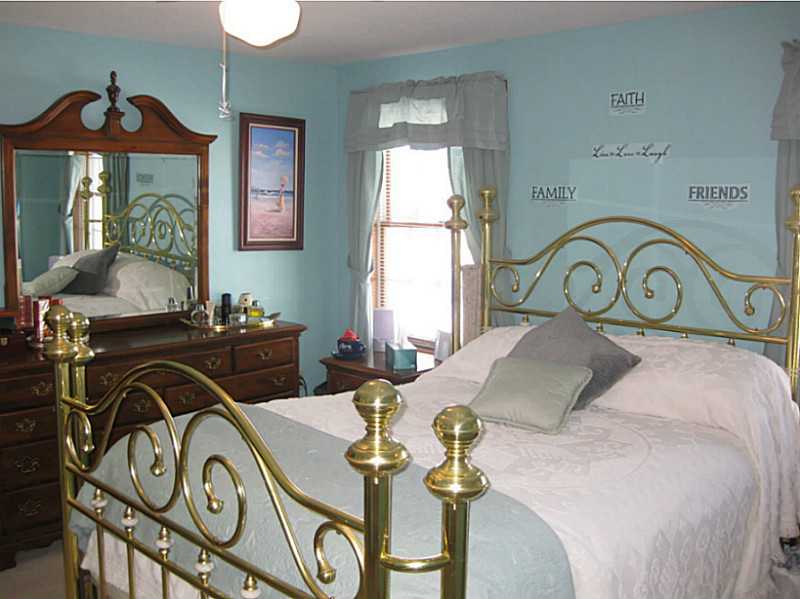 88 Summit Road Portsmouth, RI 02871 - Photo 11 of 22 Master Bedroom.