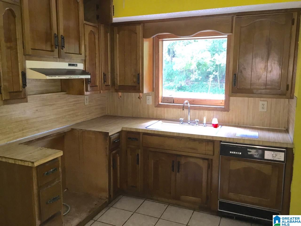 445 Burgundy Road Birmingham, AL 35215 - Photo 3 of 7