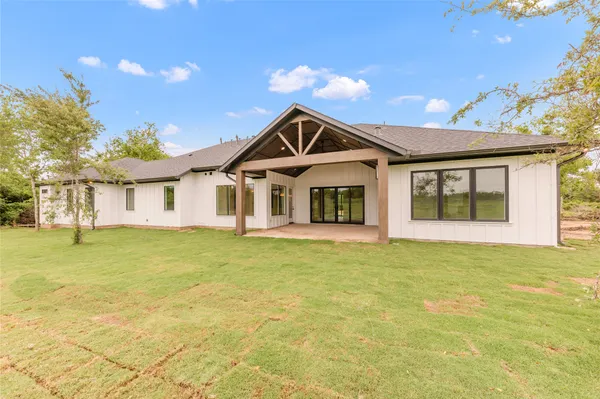 $999,999 | 10370 Pecan Grv Court, Chappell Hill, TX 77426