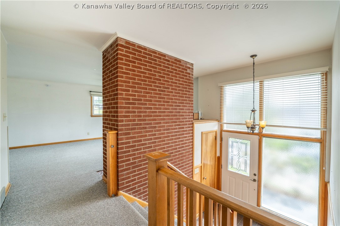 2013 Huber Road Charleston, WV 25314 - Photo 4 of 37 Gallery Image 4