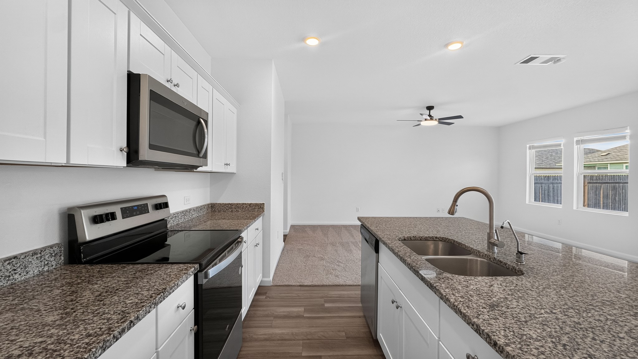 337 Line Of Fire Way Jarrell, TX 76537 - Photo 18 of 40 Gallery Image 18