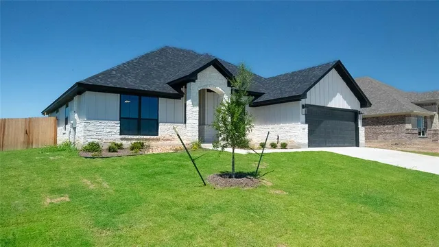 $454,072 | 1321 Red Rock Road, Lorena, TX 76655
