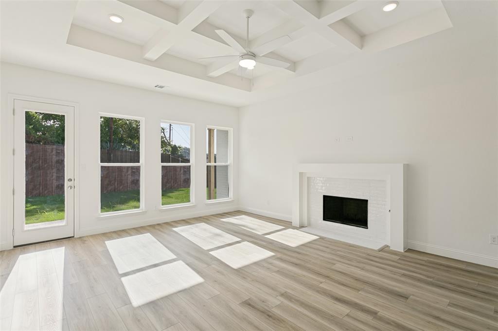 1004 Derby Road Willow Park, TX 76087 - Photo 5 of 26 Gallery Image 5