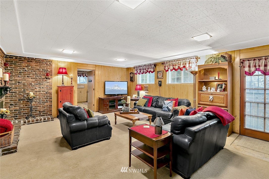 2225 Northeast 16th Street Renton, WA 98056 - Photo 17 of 38