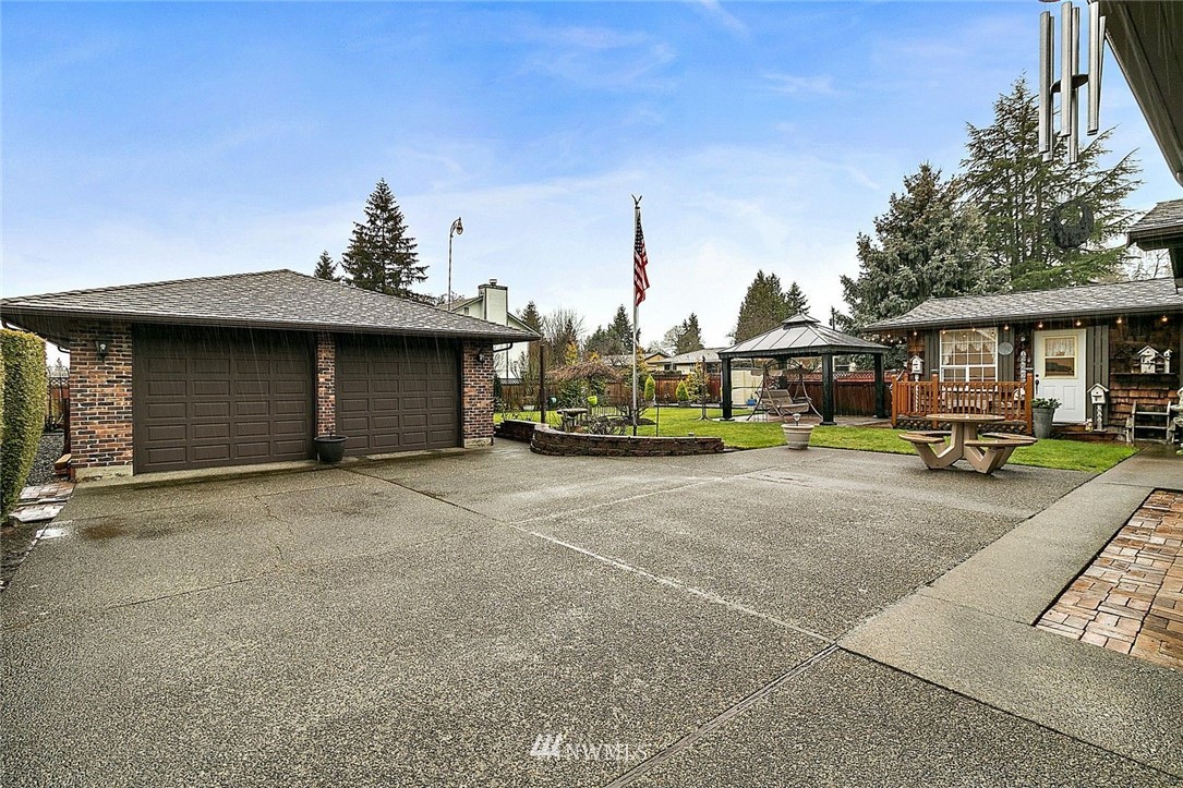 2225 Northeast 16th Street Renton, WA 98056 - Photo 4 of 38