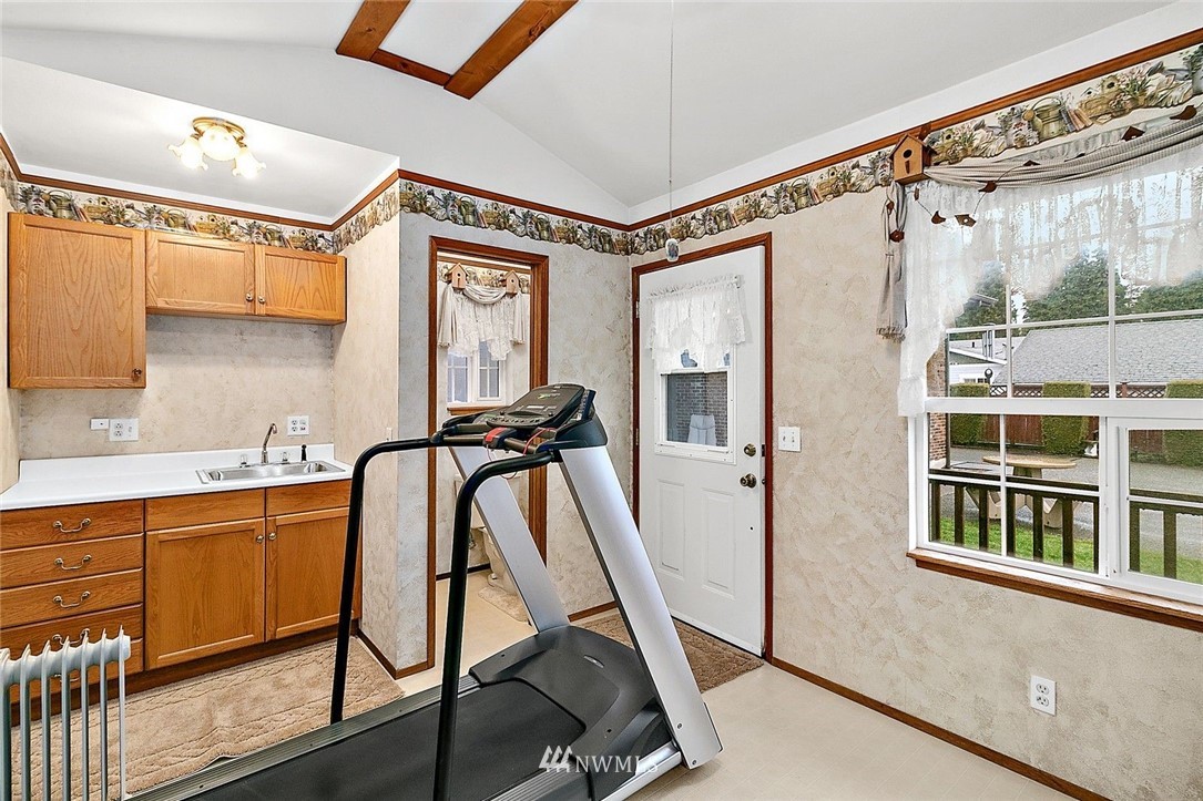 2225 Northeast 16th Street Renton, WA 98056 - Photo 33 of 38