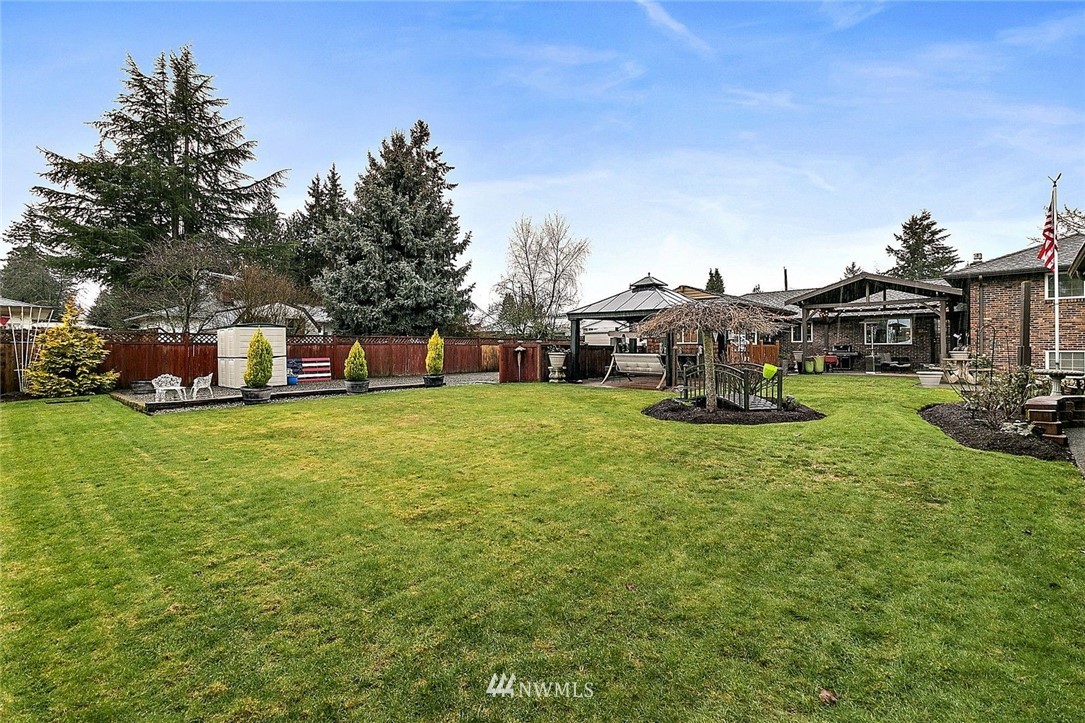 2225 Northeast 16th Street Renton, WA 98056 - Photo 5 of 38