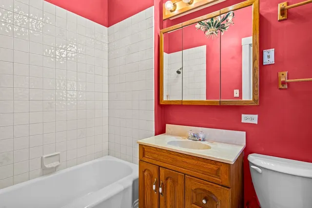 $325,000 | 142 Cottage Avenue, Carpentersville, IL 60110