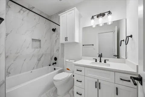 $1,049,000 | 5240 Cornish Street, Unit A, Houston, TX 77007