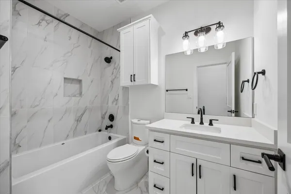 $1,049,000 | 5240 Cornish Street, Unit A, Houston, TX 77007