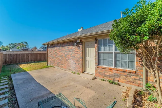 $2,300 | 1612 Niagara Boulevard, Lewisville, TX 75077
